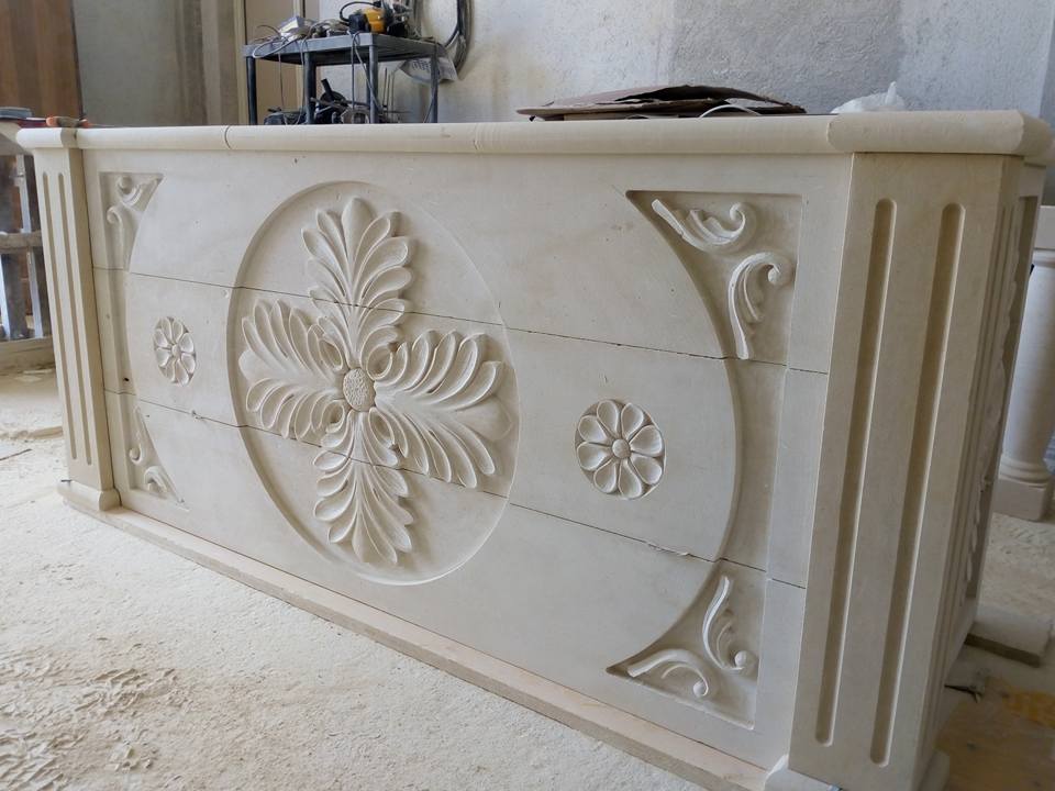 Mobile in pietra leccese